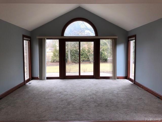 3460 Summit Ridge Drive Rochester, MI 48306 - Photo 8 of 22 Family Room