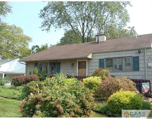 18 Windsor Road Edison, NJ 08817 - Photo 1 of 21