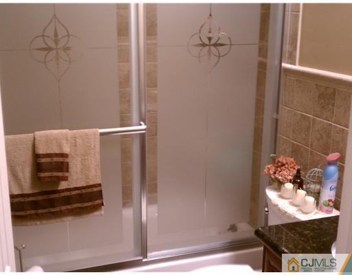 18 Windsor Road Edison, NJ 08817 - Photo 18 of 21