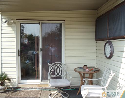 18 Windsor Road Edison, NJ 08817 - Photo 8 of 21