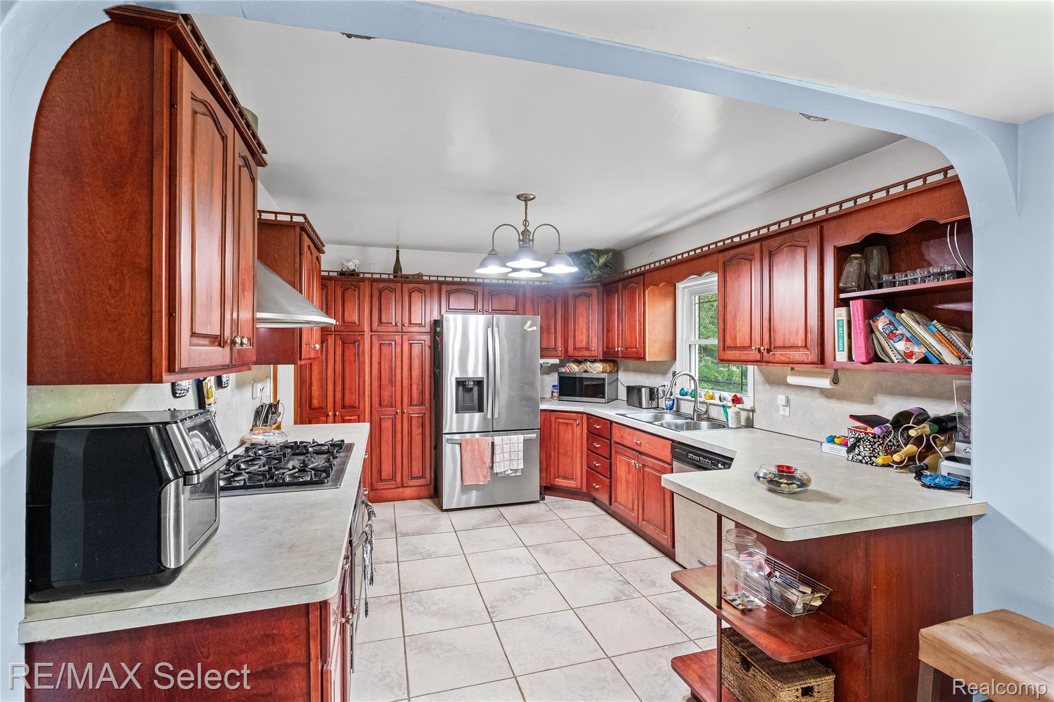 6361 Fenton Road Flint, MI 48507 - Photo 8 of 64 6361 Fenton Rd 25.jpg