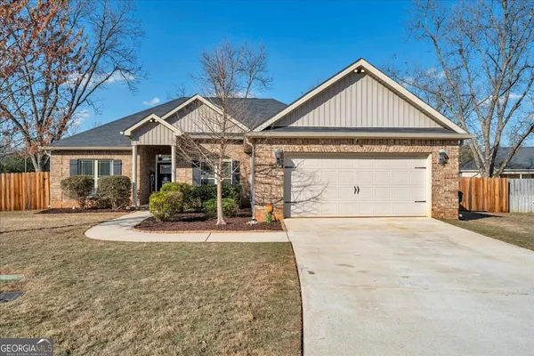 $299,000 | 102 McEwen Court, Perry, GA 31069