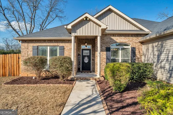 $299,000 | 102 McEwen Court, Perry, GA 31069