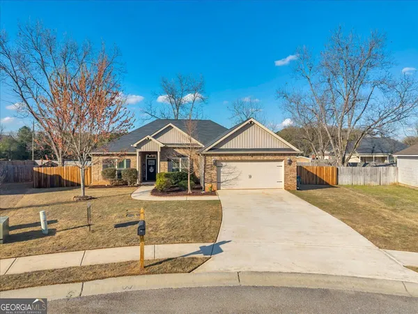 $299,000 | 102 McEwen Court, Perry, GA 31069