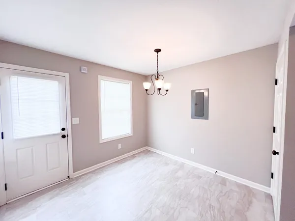 $1,095 | 305 Rowand Court, Unit 4, Clarksville, TN 37042