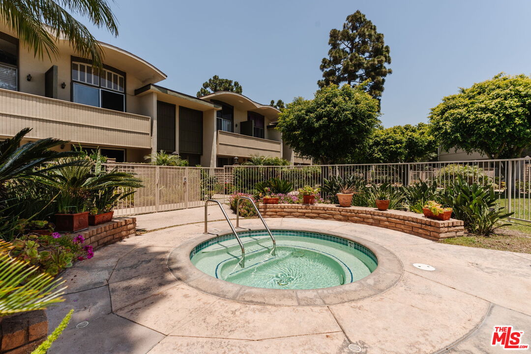 13210 Fiji Way, Unit M Marina del Rey, CA 90292 - Photo 20 of 23