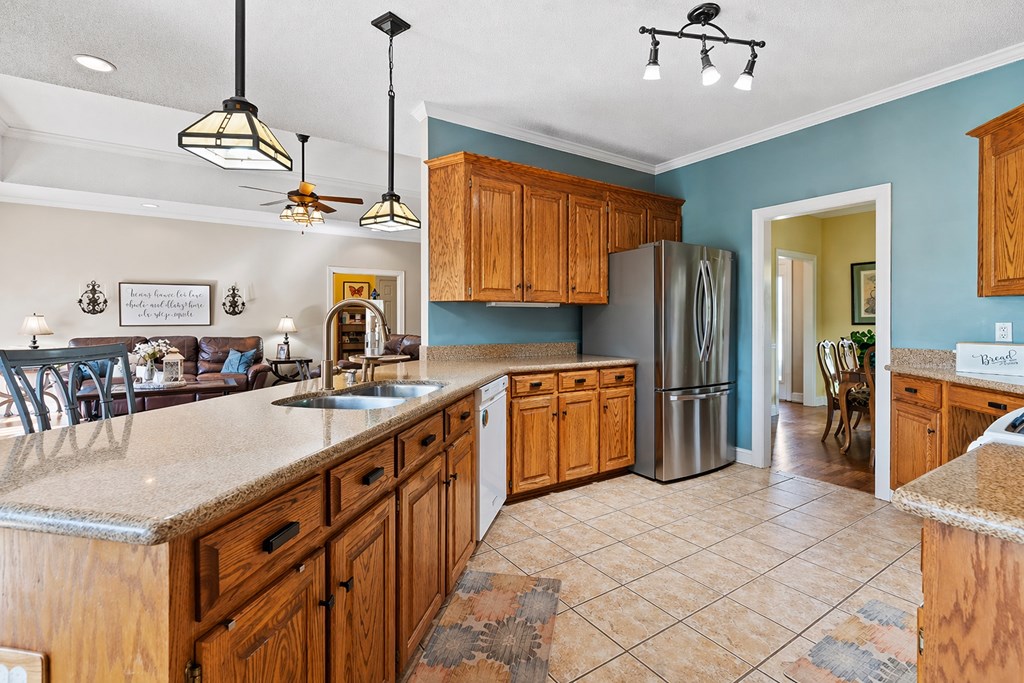 317 Green Oaks Road Greenwood, SC 29649 - Photo 8 of 22