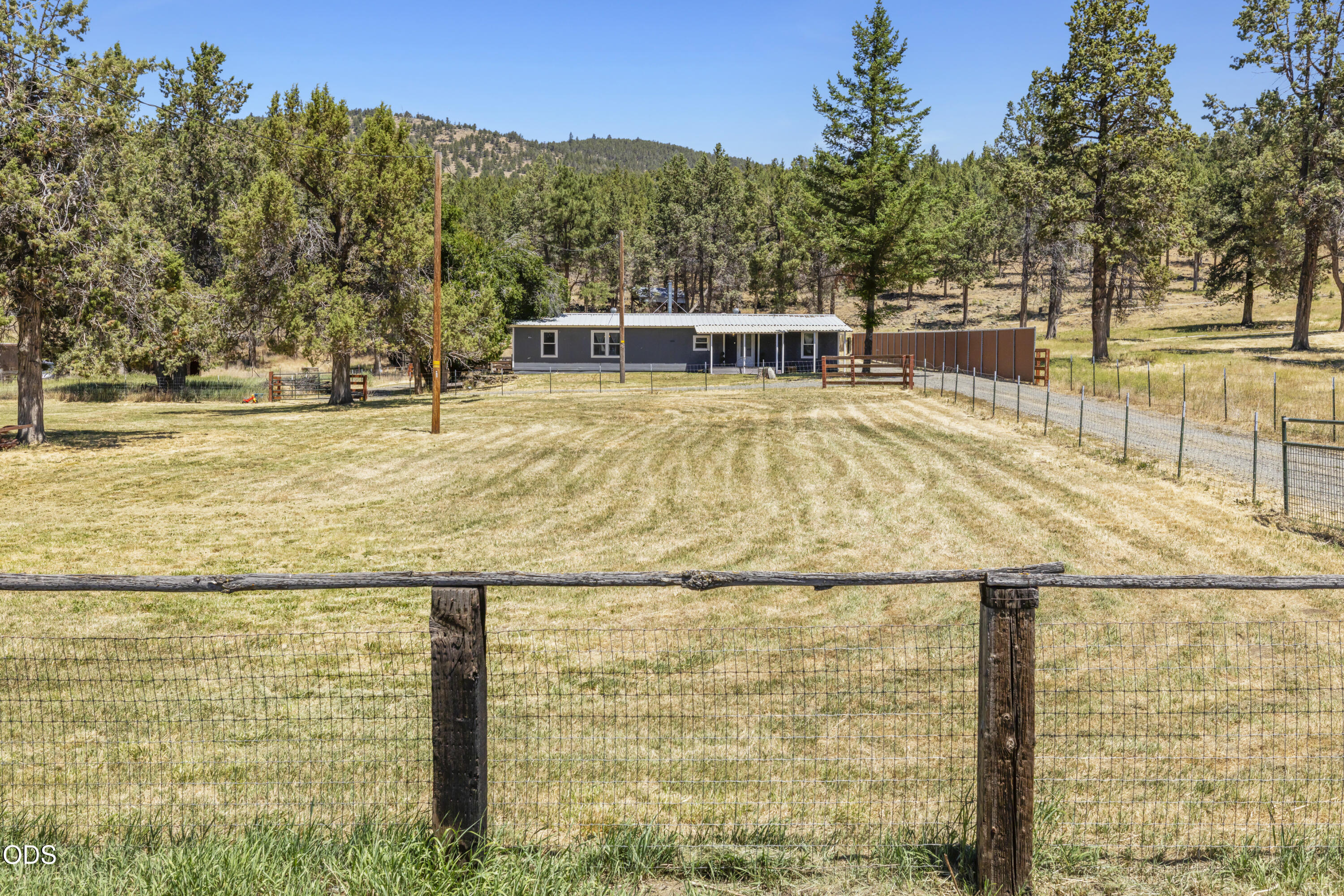 19223 North Poe Valley Road Klamath Falls, OR 97603 - Photo 1 of 58