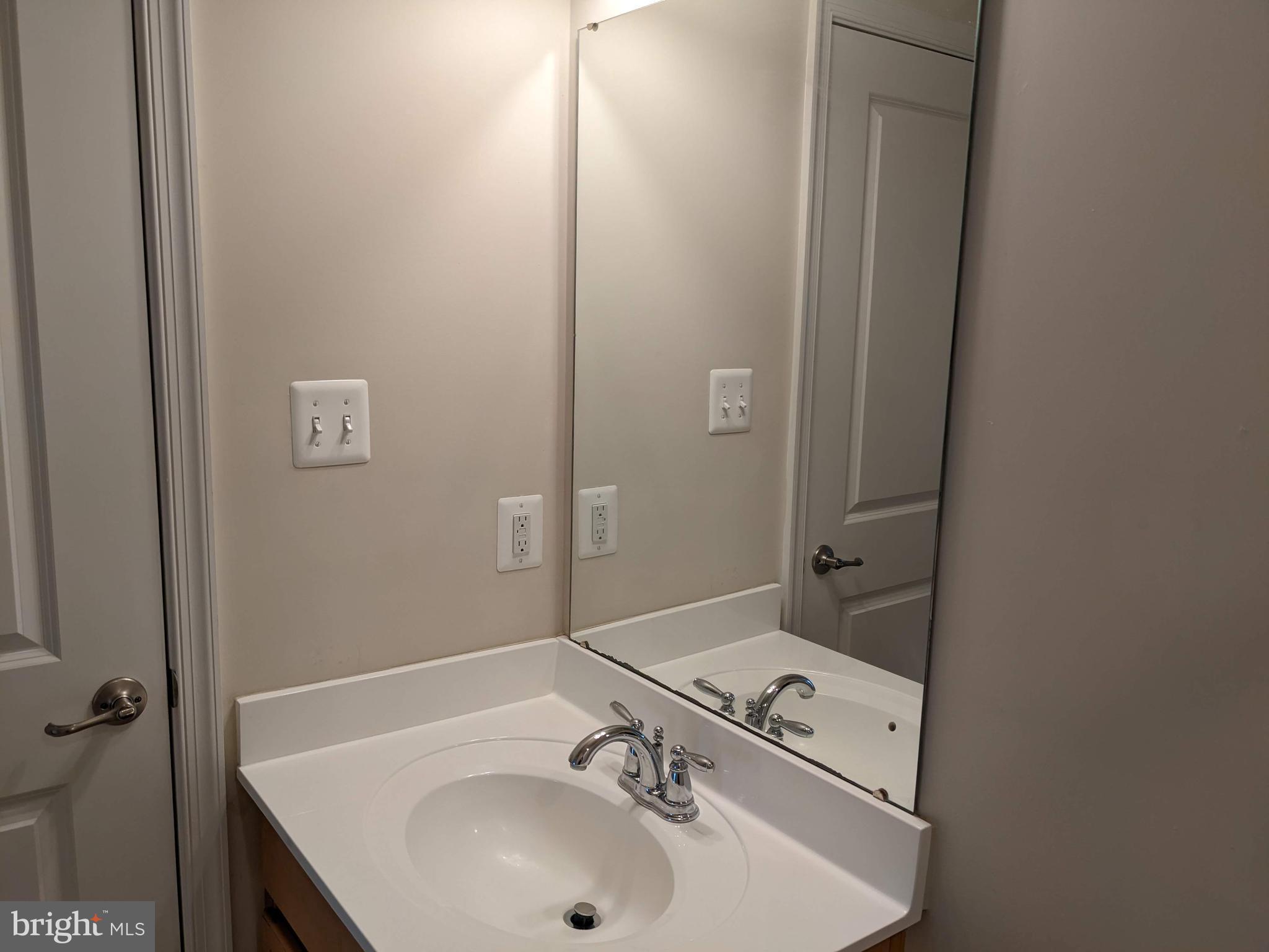 2618 Egret Way Frederick, MD 21701 - Photo 4 of 32