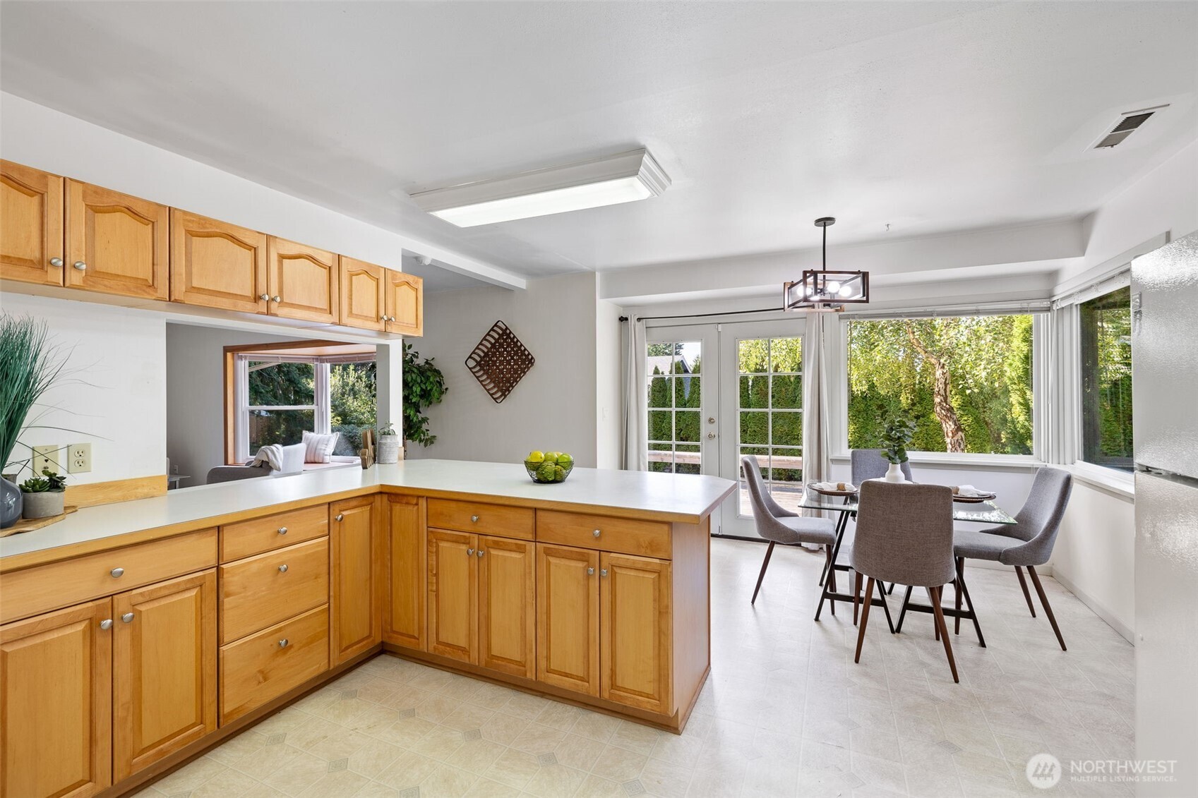 1030 Grandview Street Edmonds, WA 98020 - Photo 14 of 40