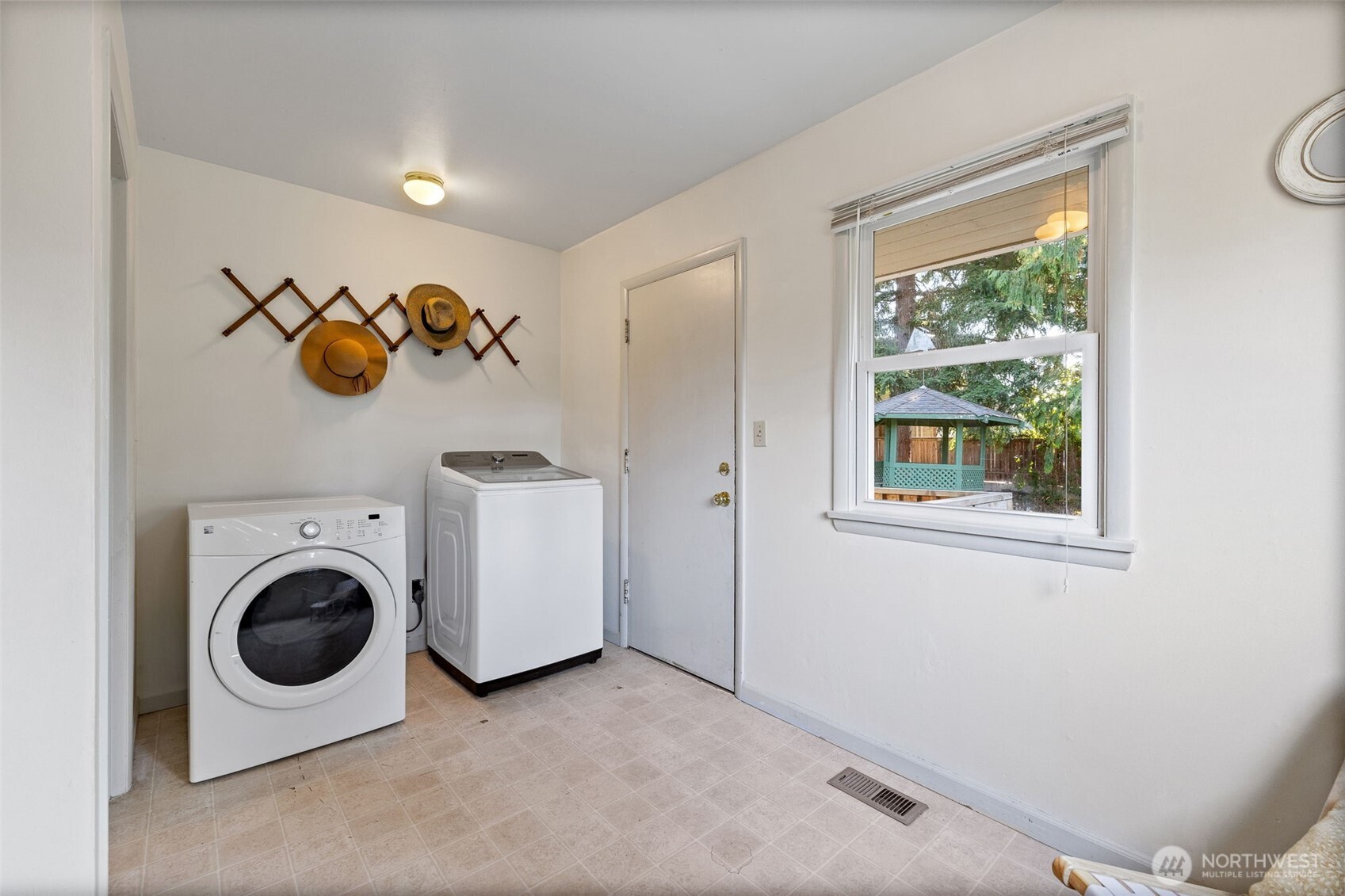 1030 Grandview Street Edmonds, WA 98020 - Photo 24 of 40