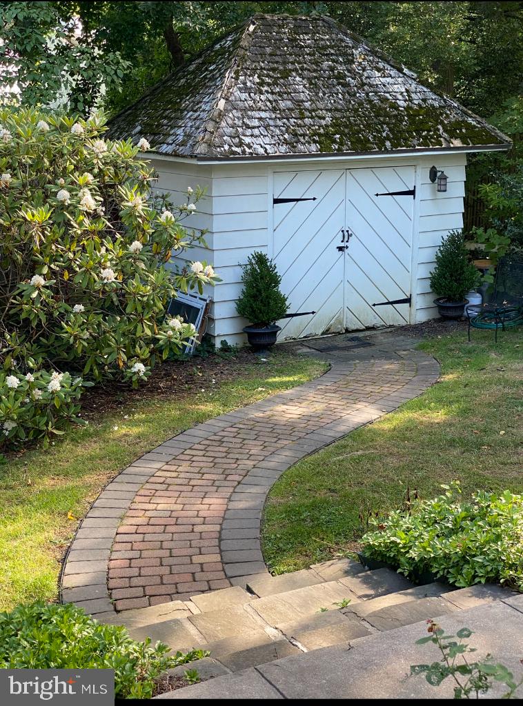 515 West Beechtree Lane Wayne, PA 19087 - Photo 2 of 25