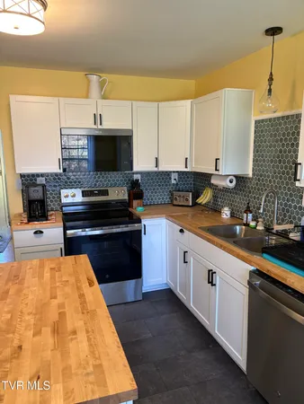 $259,900 | 18408 Fortunes Way, Abingdon, VA 24210