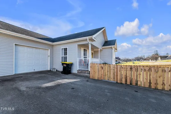 $259,900 | 18408 Fortunes Way, Abingdon, VA 24210