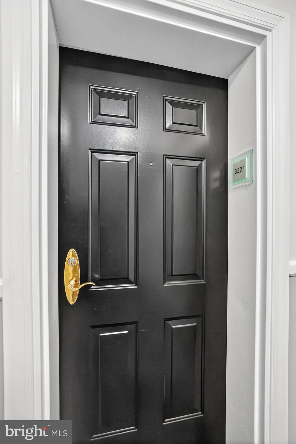 500 Bashford Lane, Unit 3321 Alexandria, VA 22314 - Photo 13 of 20 a view of door