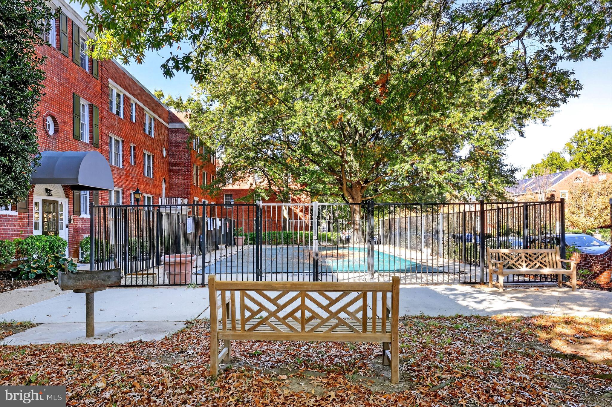 500 Bashford Lane, Unit 3321 Alexandria, VA 22314 - Photo 19 of 20 a view of outdoor space with garden and patio