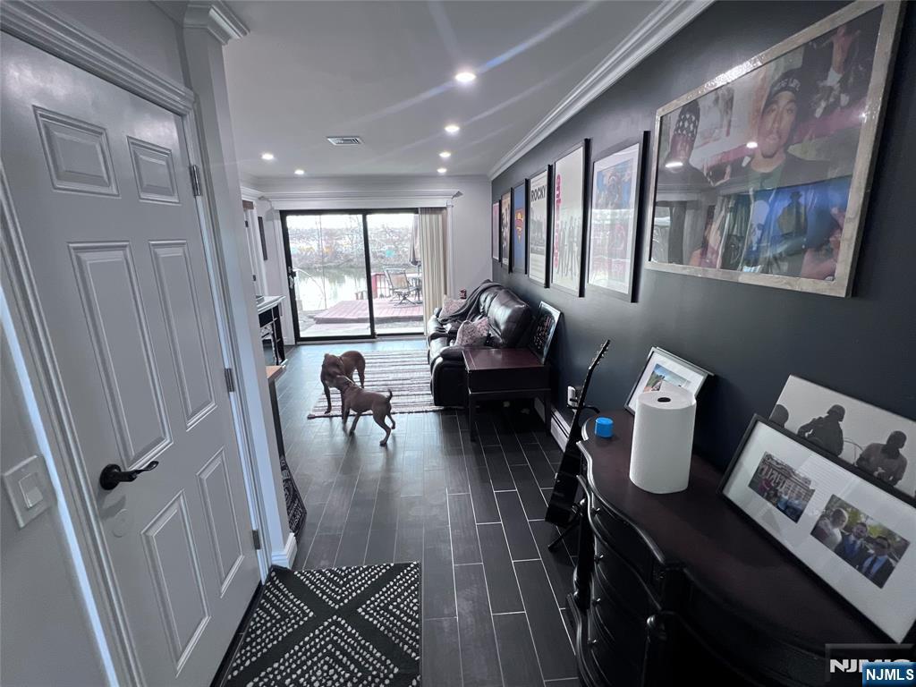 27 Ross Road Wallington, NJ 07057 - Photo 7 of 21 Gallery Image 7