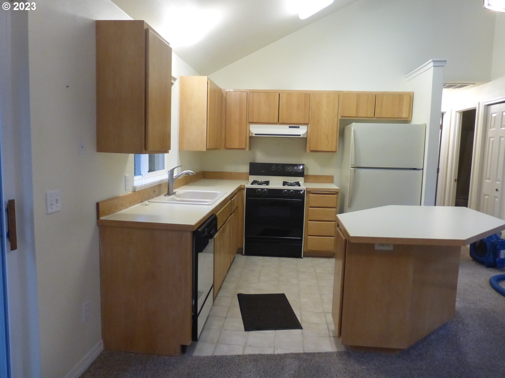 846 Brookside Drive Eugene, OR 97405 - Photo 11 of 28