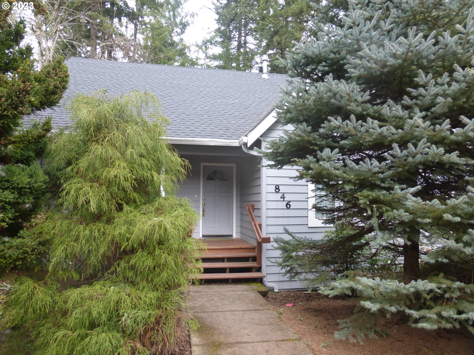 846 Brookside Drive Eugene, OR 97405 - Photo 2 of 28 Covered Porch