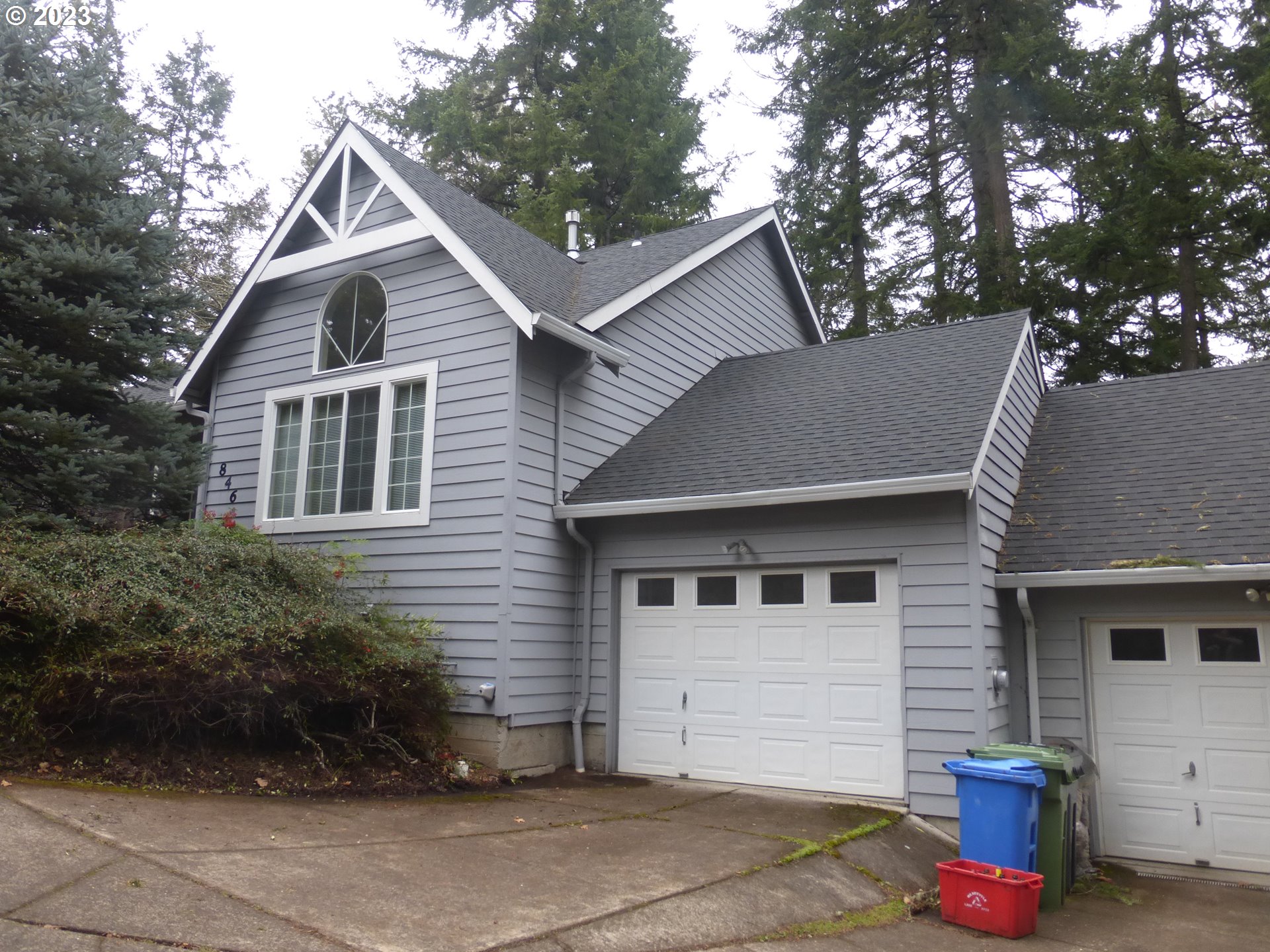 846 Brookside Drive Eugene, OR 97405 - Photo 4 of 28