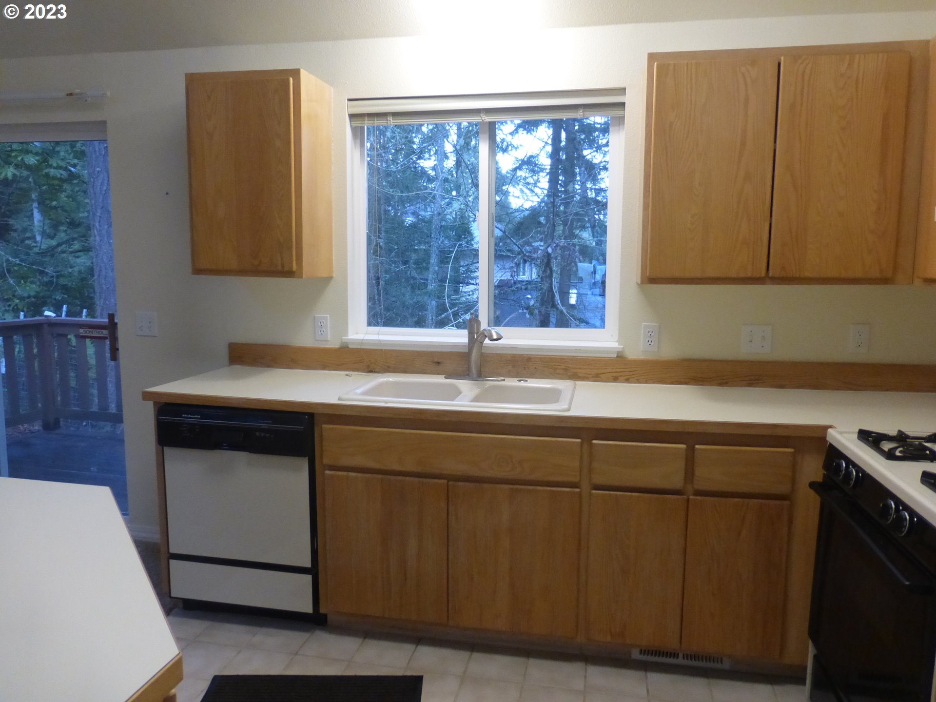 846 Brookside Drive Eugene, OR 97405 - Photo 10 of 28
