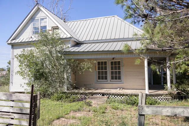 $85,000 | 134 Kessler Lane, Knippa, TX 78870