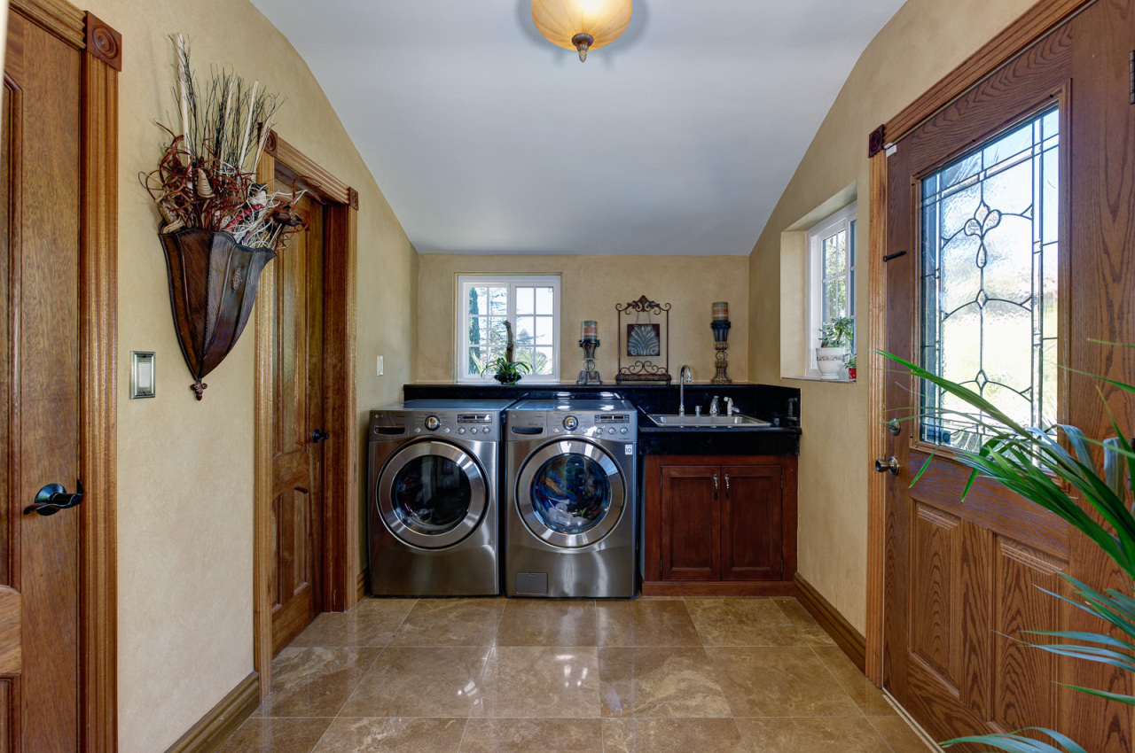 2640 Tallant Road Santa Barbara, CA 93105 - Photo 8 of 45 Laundry Area
