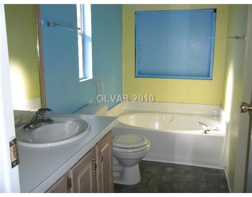 3350 Maple Road Pahrump, NV 89048 - Photo 7 of 12 Master Bath/Spa.