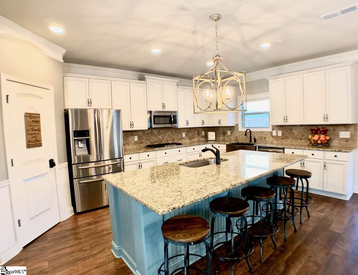885 Ashmont Lane Boiling Springs, SC 29316 - Photo 3 of 33
