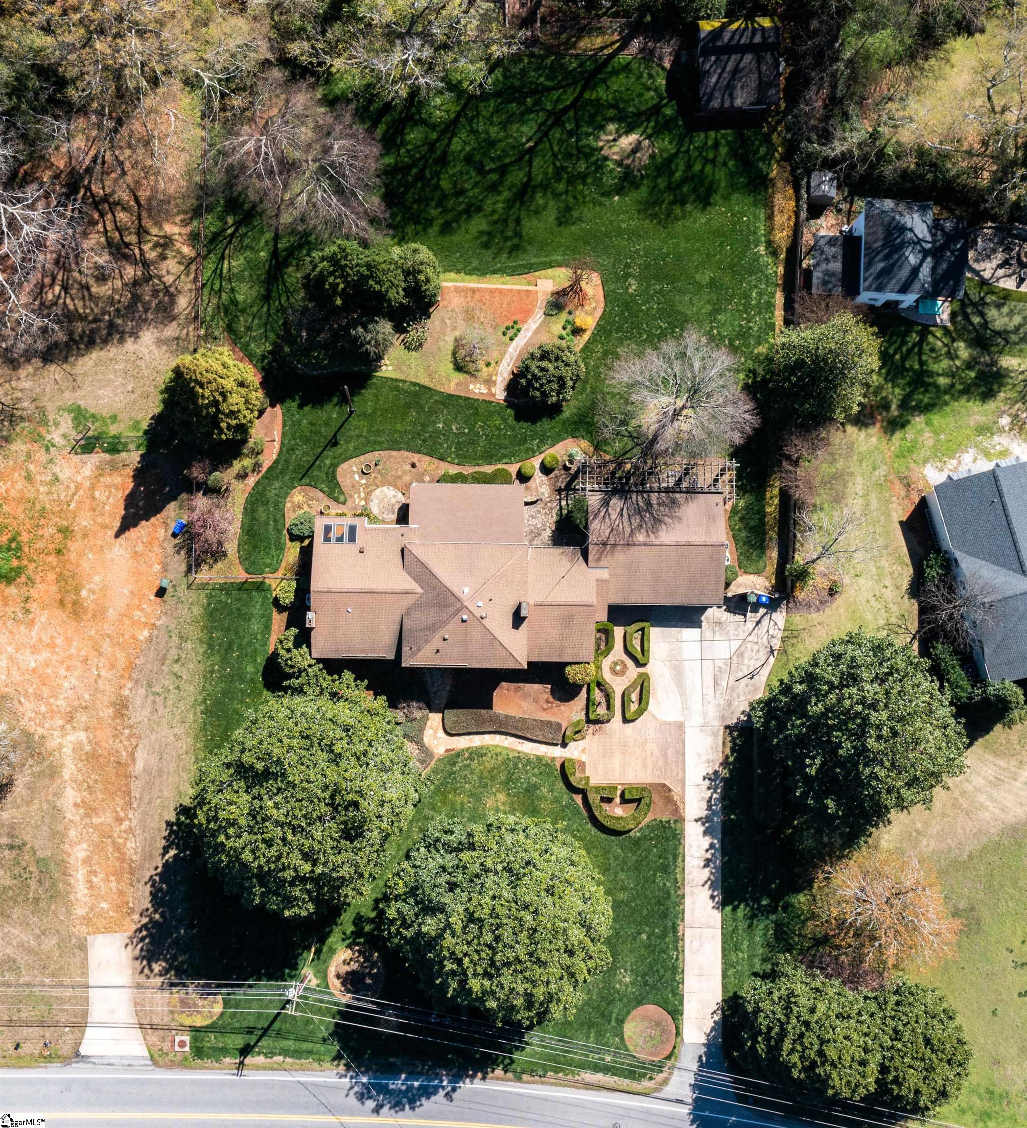 731 Parkins Mill Road Greenville, SC 29607 - Photo 3 of 25