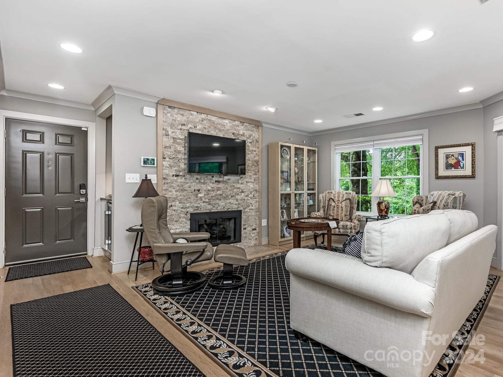 5001 Sharon Road, Unit D Charlotte, NC 28210 - Photo 8 of 23 Gallery Image 8