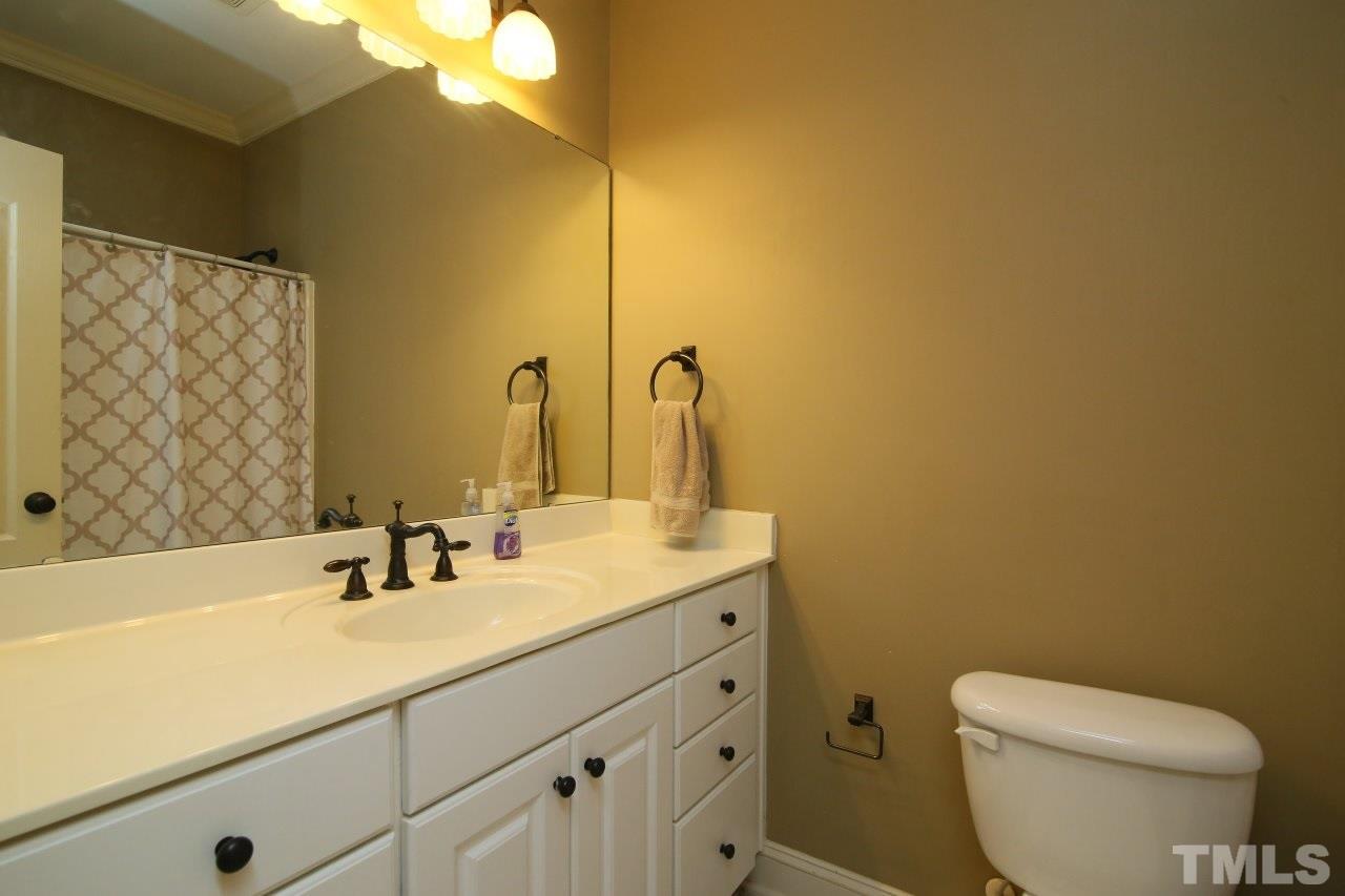 4205 Oakthorne Way Raleigh, NC 27613 - Photo 14 of 25 Gallery Image 14