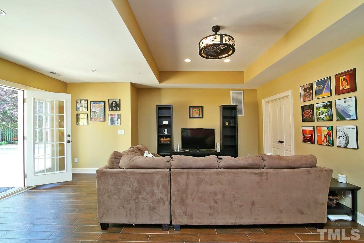 4205 Oakthorne Way Raleigh, NC 27613 - Photo 16 of 25 Gallery Image 16
