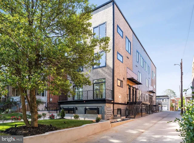 $2,600 | 1307 Longfellow Street Northwest, Unit 11, Washington, DC 20011