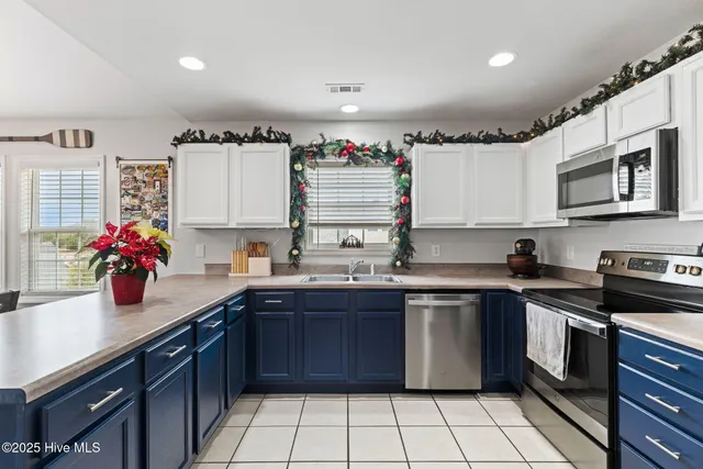 $655,000 | 813 Driftwood Drive, Hampstead, NC 28443