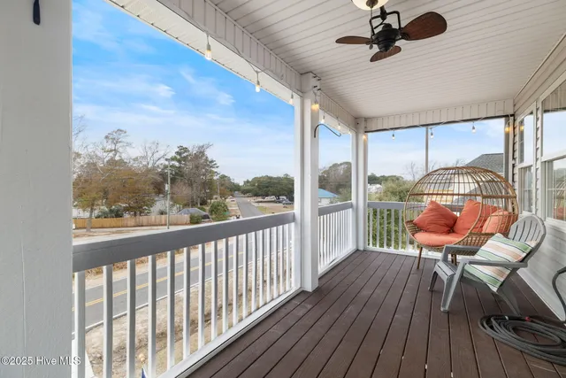 $655,000 | 813 Driftwood Drive, Hampstead, NC 28443