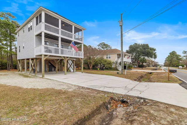 $655,000 | 813 Driftwood Drive, Hampstead, NC 28443