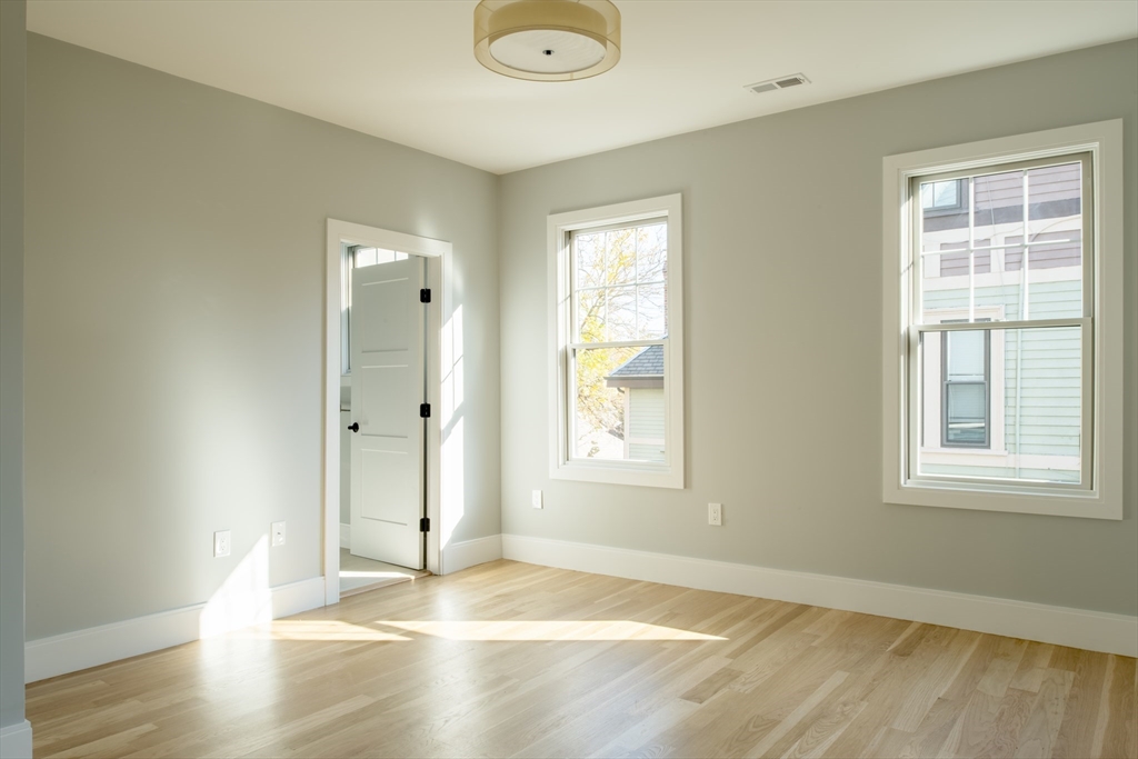 14 Maple Street, Unit 14 Watertown, MA 02472 - Photo 8 of 23