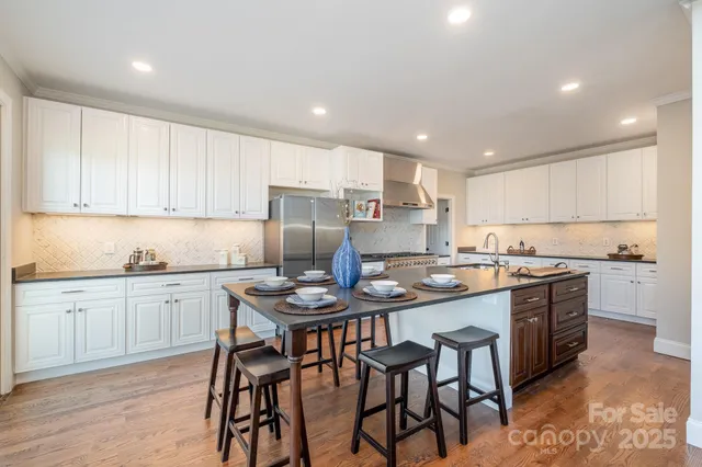 $1,850,000 | 20105 Chapel Point Lane, Cornelius, NC 28031