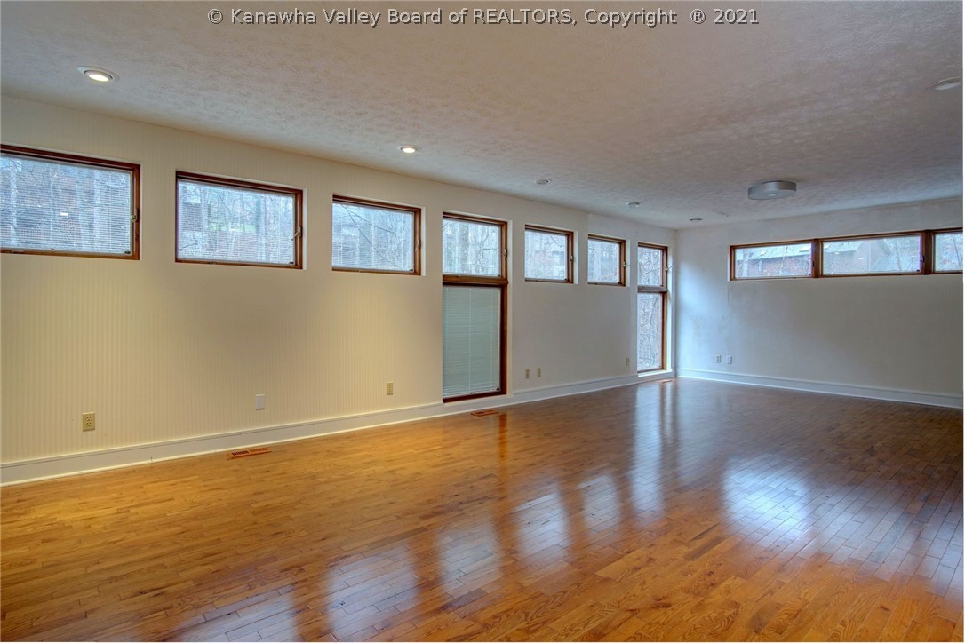 1409 Stonehenge Road Charleston, WV 25314 - Photo 22 of 45 Gallery Image 22