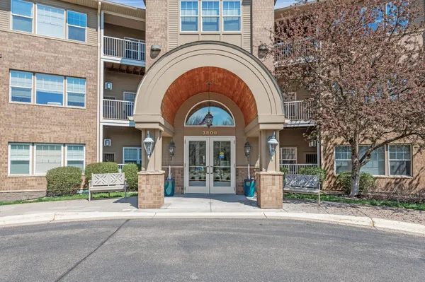 $199,900 | 3800 85th Avenue North, Unit 120, Brooklyn Park, MN 55443