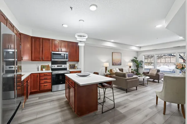 $199,900 | 3800 85th Avenue North, Unit 120, Brooklyn Park, MN 55443
