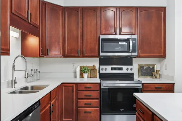 $199,900 | 3800 85th Avenue North, Unit 120, Brooklyn Park, MN 55443