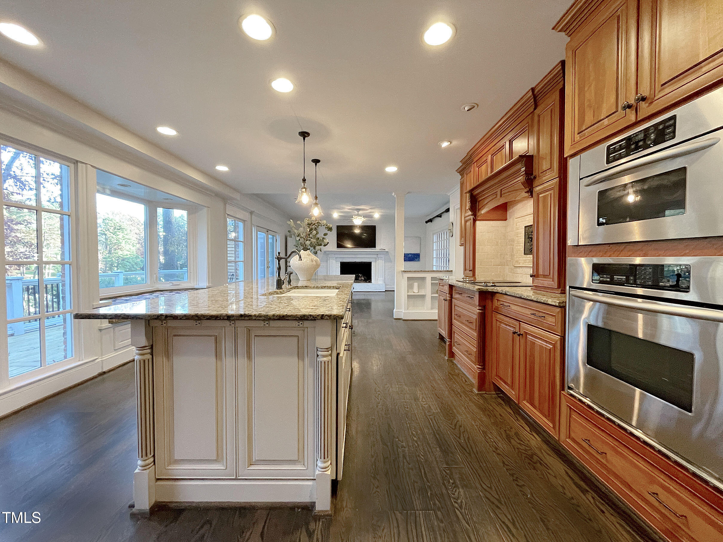 3222 Sussex Road Raleigh, NC 27612 - Photo 20 of 54 20241129_204125477_iOS