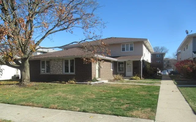 $137,900 | 10429 Austin Avenue, Unit A, Oak Lawn, IL 60453