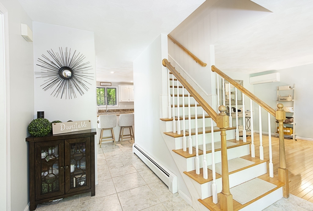 8 Upton Street Dunstable, MA 01827 - Photo 10 of 39