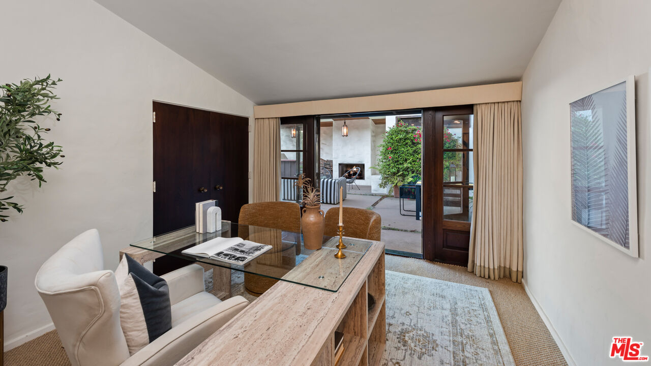 1805 Westridge Road Los Angeles, CA 90049 - Photo 12 of 24