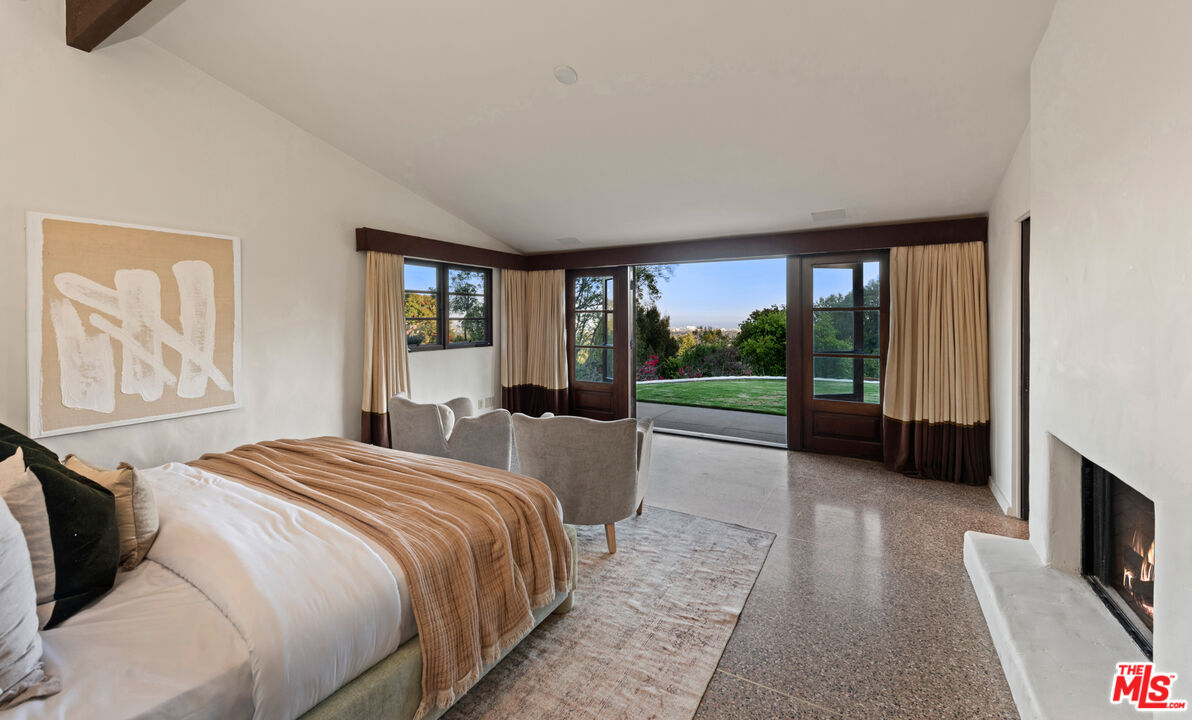 1805 Westridge Road Los Angeles, CA 90049 - Photo 13 of 24