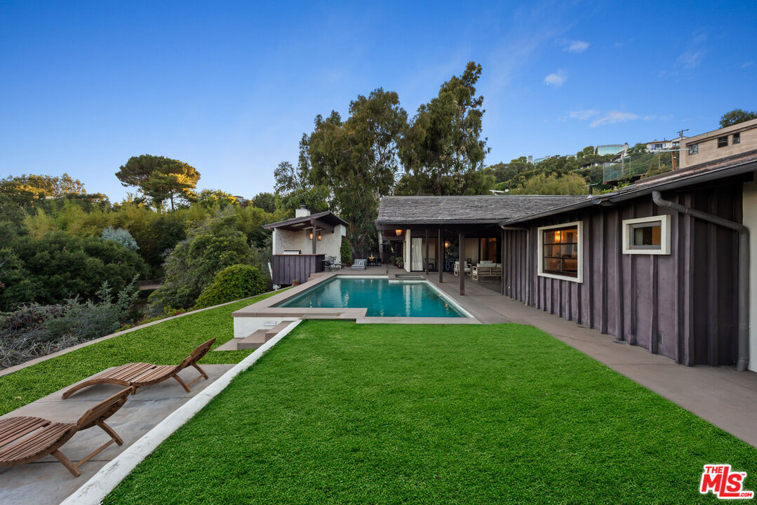 1805 Westridge Road Los Angeles, CA 90049 - Photo 21 of 24