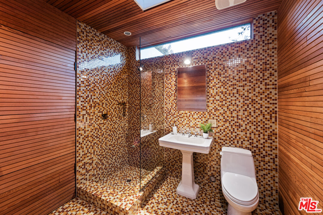 1805 Westridge Road Los Angeles, CA 90049 - Photo 24 of 24